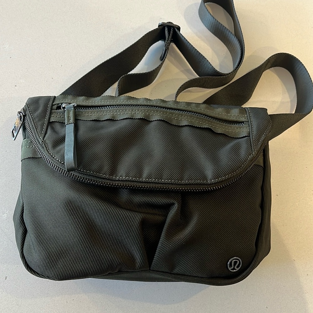 Lululemon All Night Festival Bag